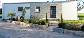 Scheuermann-Naturstein-Showroom-Blockstufen-45
